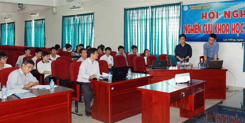 sinh viên báo cáo khoa học