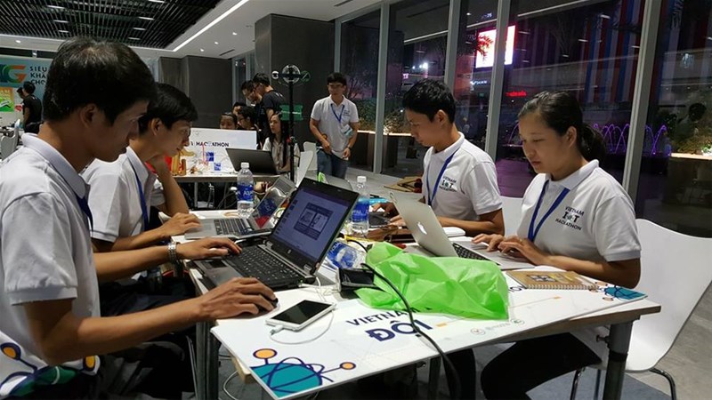 IPG vô địch “Vietnam IoT Hackathon 2017”