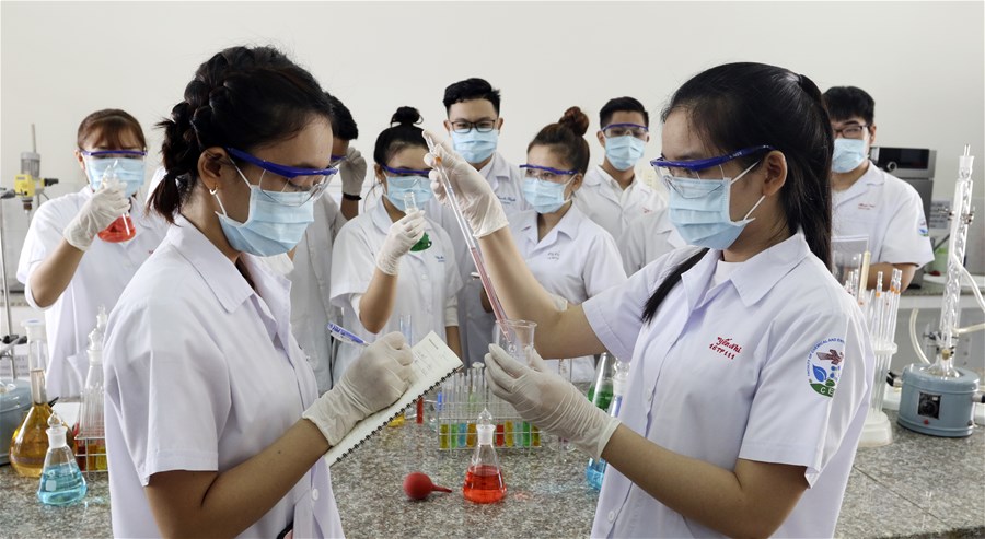 Nữ sinh học ngành kỹ thuật, tại sao không?