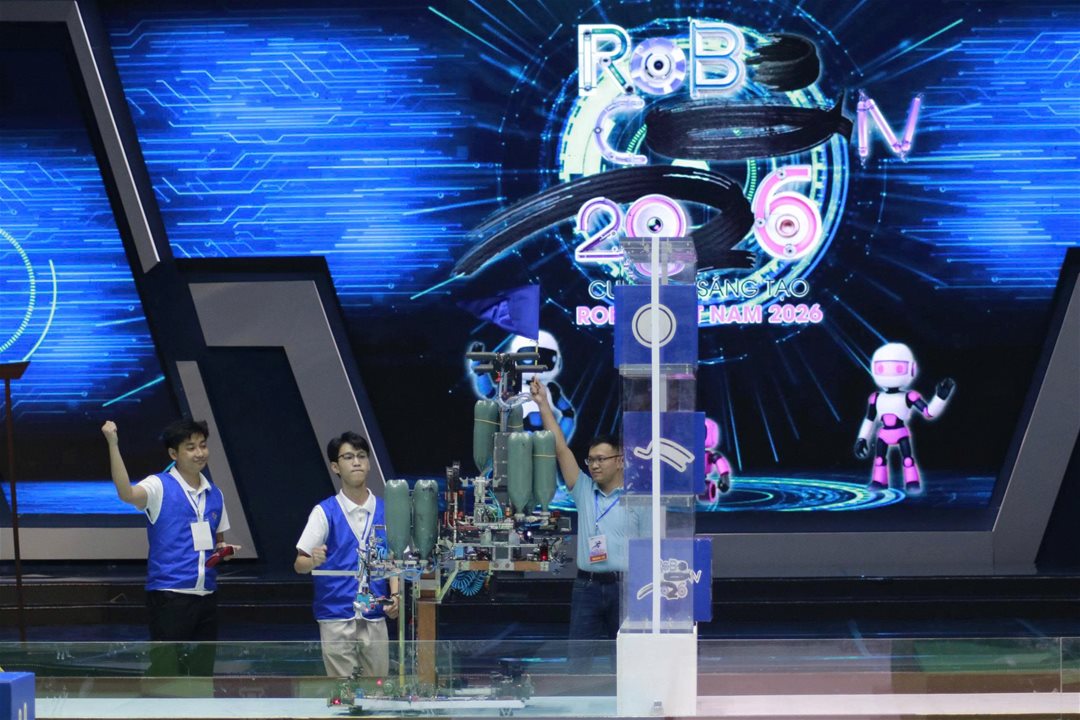 Robocon Lạc Hồng lập kỷ lục, dẫn đầu Top 16 tiến thẳng vào chung kết Robocon Việt Nam 2026
